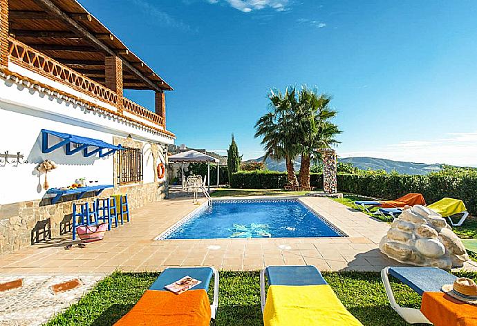 Private pool with terrace and garden . - Villa Elvira . (Galería de imágenes) }}