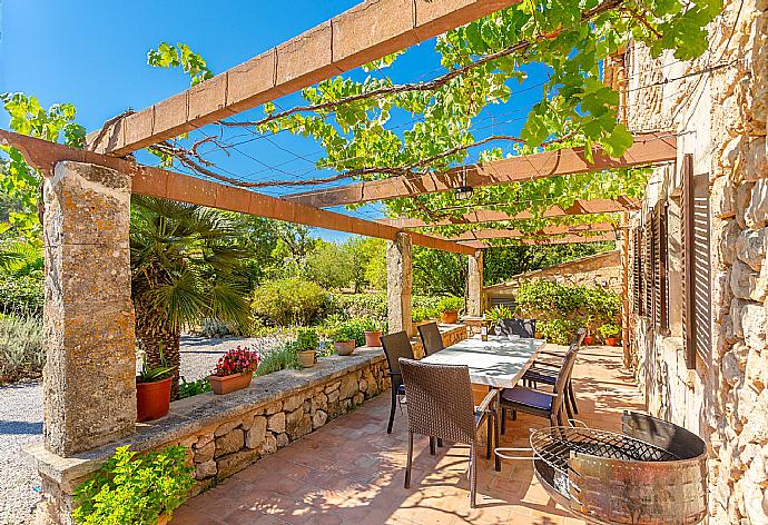 Terrace area . - Villa Cal Papa . (Galería de imágenes) }}