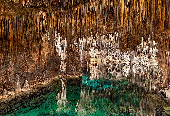 Cueva de Drach . - Villa Cal Papa . (Galería de imágenes) }}