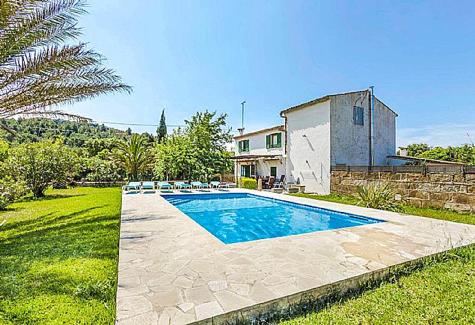 ,Beautiful villa with private pool, terrace and garden . - Villa Seguinot . (Fotogalerie) }}