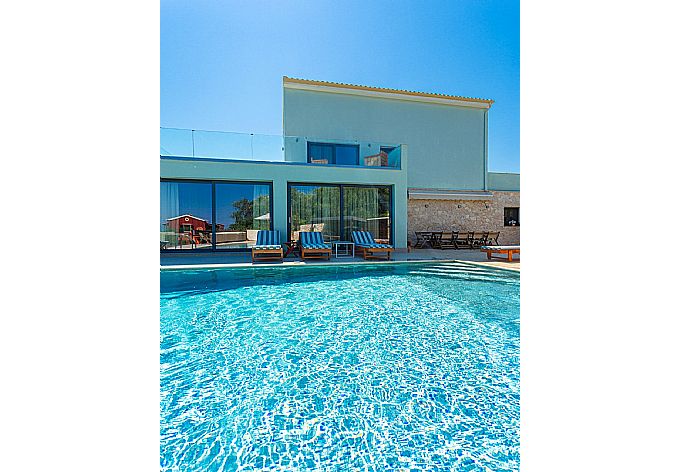 Beautiful villa with private pool and terrace . - Villa Eleanna . (Photo Gallery) }}