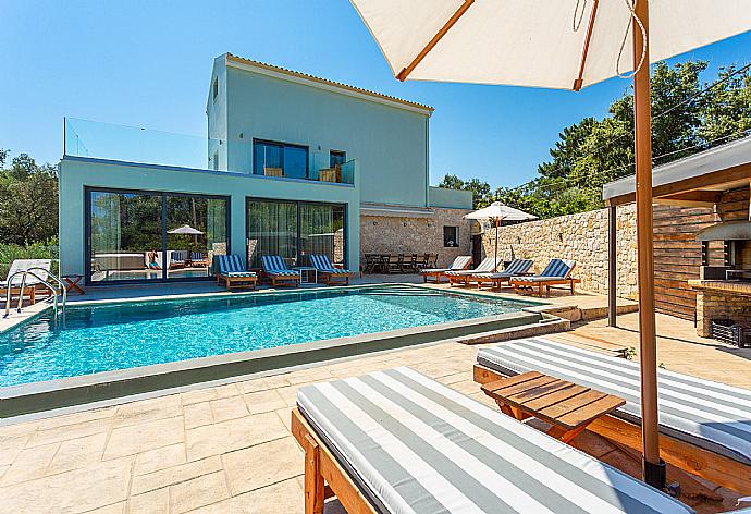 Beautiful villa with private pool and terrace . - Villa Eleanna . (Fotogalerie) }}