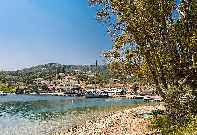 Saint Stephanos . - Villa Eleanna . (Galleria fotografica) }}