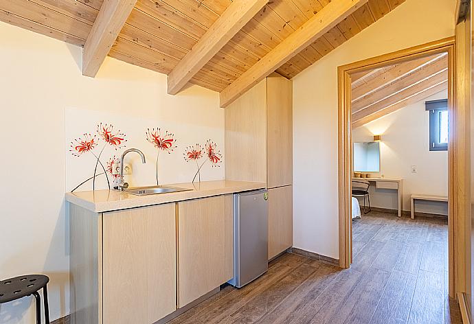 Kitchenette on second floor . - Villa Eleanna . (Fotogalerie) }}