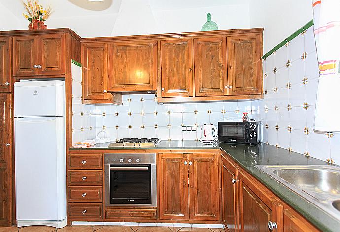 Equipped kitchen . - Villa Iris . (Fotogalerie) }}