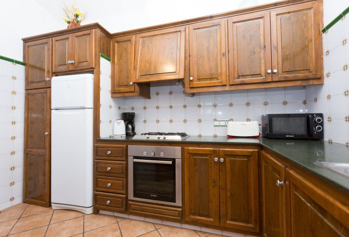 Equipped kitchen . - Villa Iris . (Galerie de photos) }}