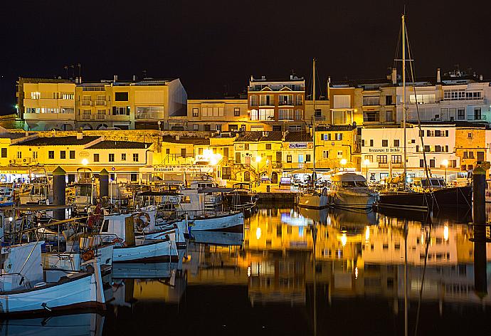 Ciutadella . - Villa Iris . (Galleria fotografica) }}