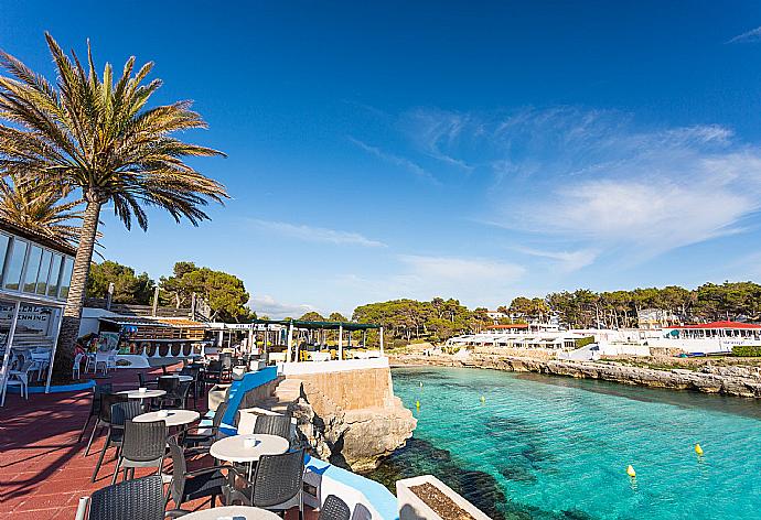 Cala Blanca . - Villa Iris . (Galleria fotografica) }}