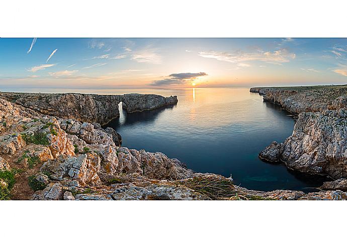 Sunset at Pont Gil - a short drive from Villa Iris . - Villa Iris . (Galleria fotografica) }}