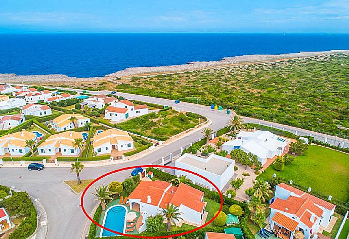 Aerial view showing location of Villa Iris . - Villa Iris . (Fotogalerie) }}