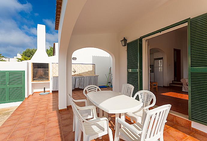 Terrace area . - Villa Gelabert Ametller . (Fotogalerie) }}