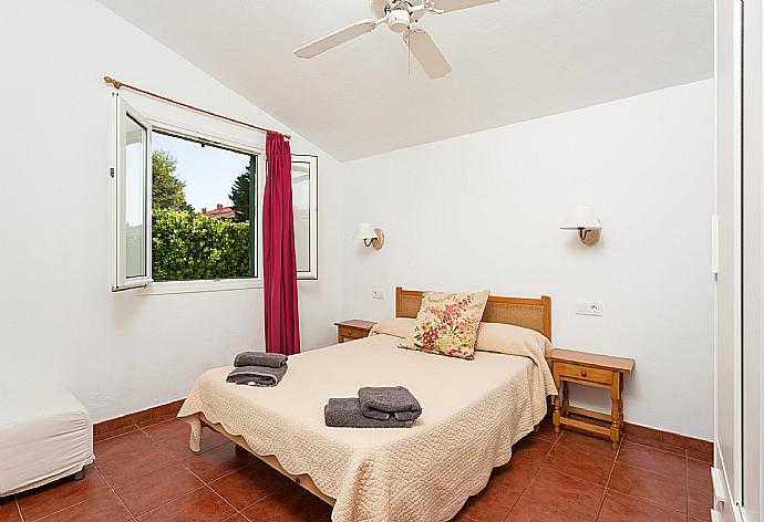 Double bedroom . - Villa Gelabert Ametller . (Fotogalerie) }}