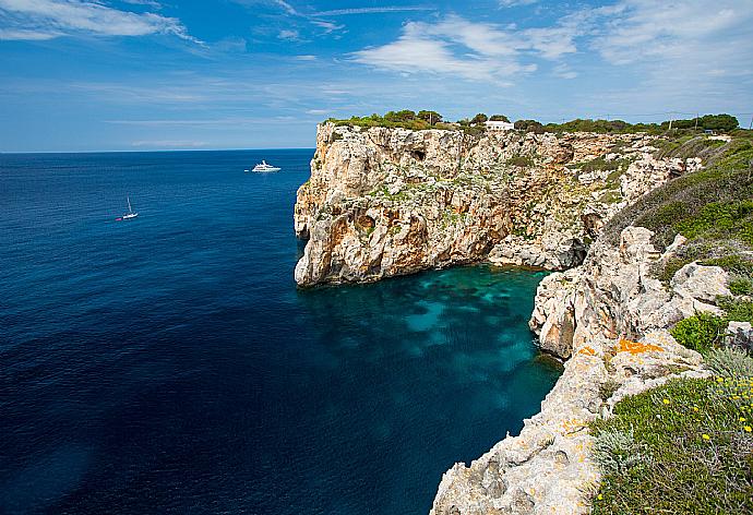Cala en Porter . - Villa Satalaia . (Photo Gallery) }}