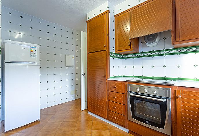Equipped kitchen . - Villa Satalaia . (Photo Gallery) }}