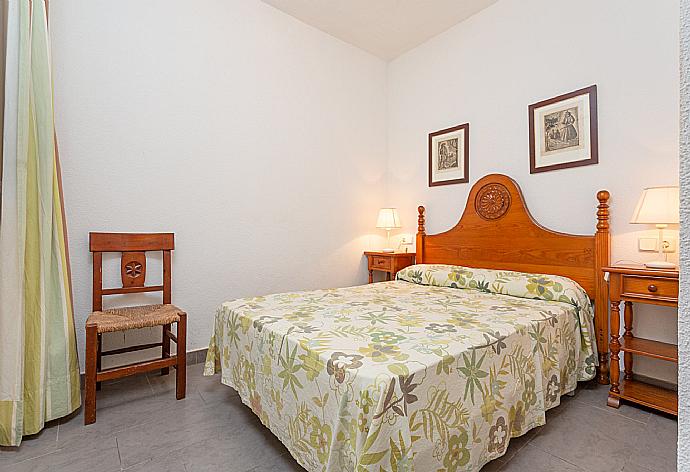 Double bedroom with en suite bathroom and A/C . - Villa Salzina . (Галерея фотографий) }}