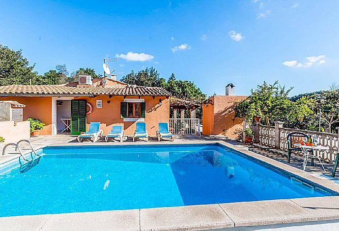 Beautiful villa with private pool, terrace, and garden . - Villa El Pont . (Галерея фотографий) }}