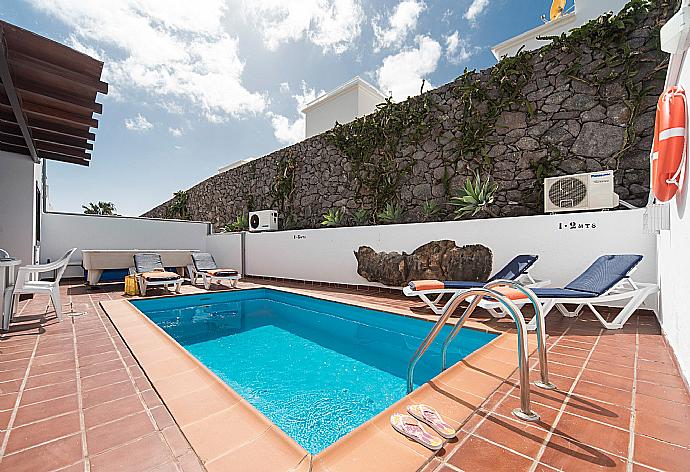 Private pool with terrace area  . - Villa Julianne 3 . (Galería de imágenes) }}