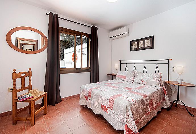 Double bedroom with A/C . - Villa Julianne 3 . (Photo Gallery) }}