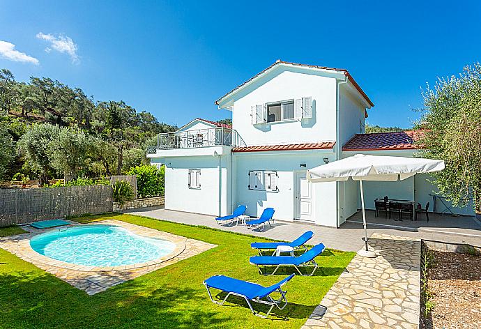 Beautiful villa with private pool, terrace, and garden . - Villa Mia . (Galleria fotografica) }}