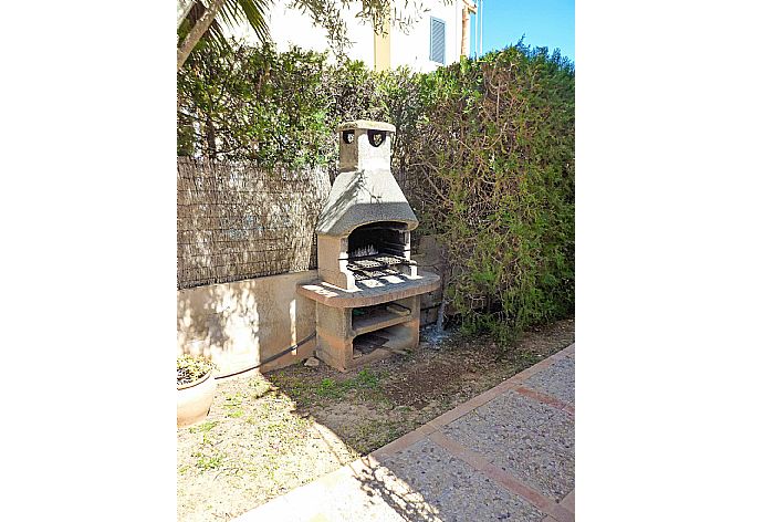 Terrace area with BBQ . - Villa Karen . (Galería de imágenes) }}