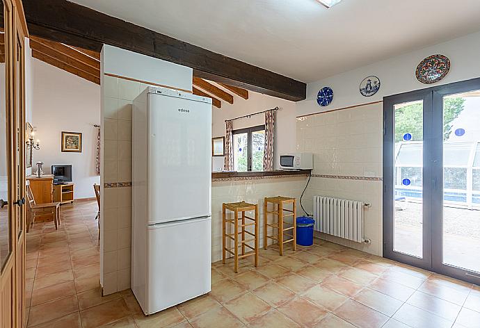 Equipped kitchen . - Villa Karen . (Photo Gallery) }}