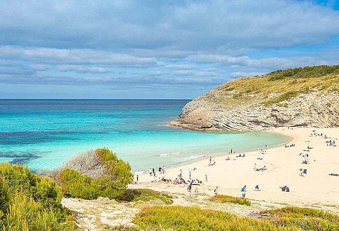 Cala Torta . - Villa Karen . (Galerie de photos) }}