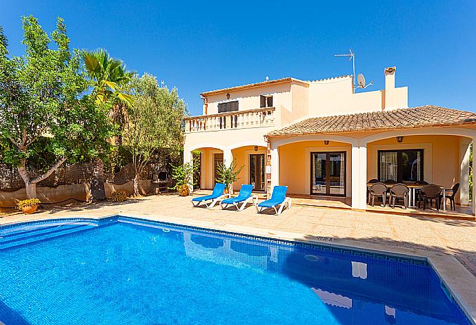 Beautiful villa with private pool and terrace . - Villa Karen . (Photo Gallery) }}