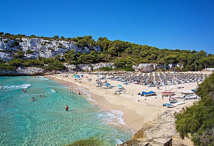 Cala Mendia . - Villa Paula . (Galerie de photos) }}