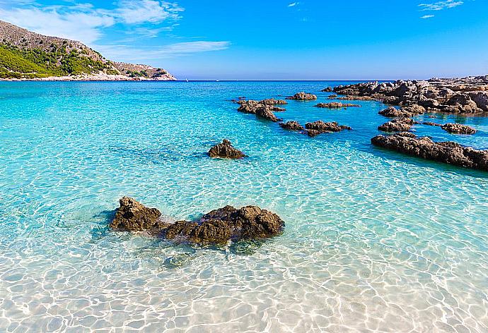 Local Beach . - Villa Paula . (Галерея фотографий) }}