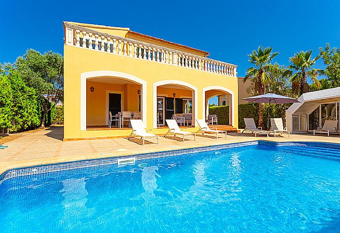 Beautiful villa with private pool and terrace . - Villa Paula . (Photo Gallery) }}