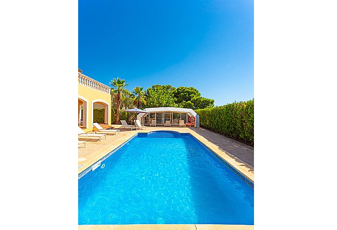 Private pool and terrace . - Villa Paula . (Fotogalerie) }}