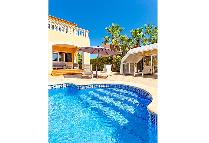 Private pool and terrace . - Villa Paula . (Galería de imágenes) }}