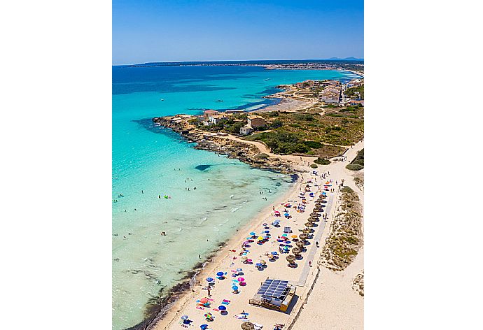 Local beach . - Villa Paula . (Fotogalerie) }}