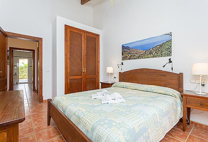 Double bedroom . - Villa Paula . (Photo Gallery) }}