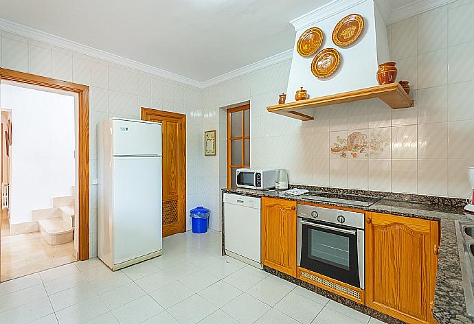 Equipped kitchen . - Villa Isabel . (Photo Gallery) }}