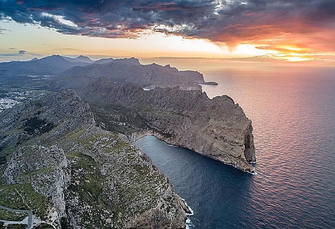 Cape Formentor . - Villa Isabel . (Galerie de photos) }}