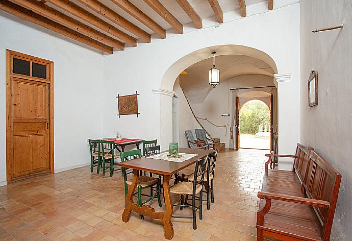 Dining area on ground floor . - Ses Cases Noves . (Fotogalerie) }}