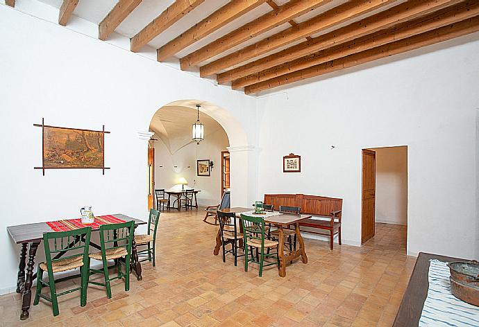 Dining area on ground floor . - Ses Cases Noves . (Fotogalerie) }}