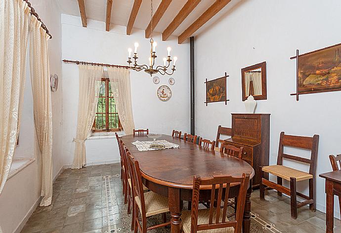 Dining room on ground floor with ornamental fireplace . - Ses Cases Noves . (Galleria fotografica) }}