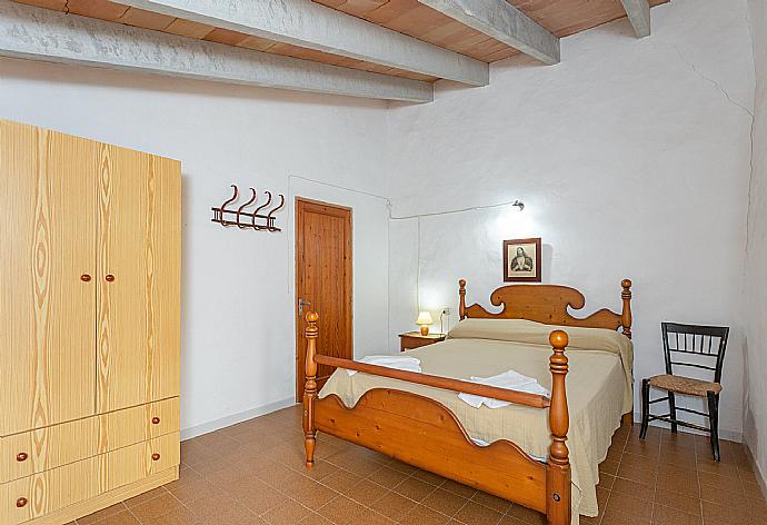 Double bedroom on first floor . - Ses Cases Noves . (Galleria fotografica) }}