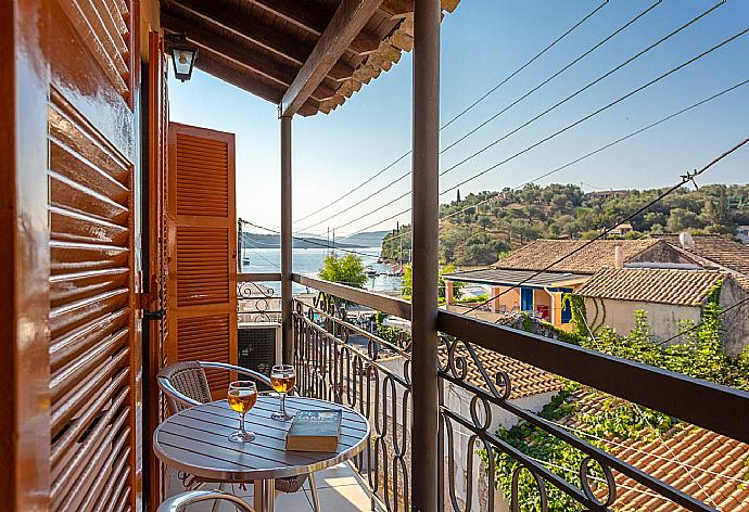 Terrace area with sea views . - Fay Apartment . (Galerie de photos) }}