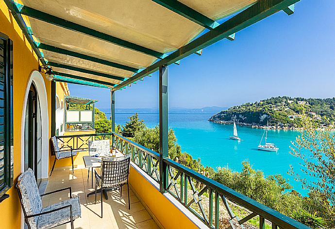 Private sheltered terrace area with panoramic sea views . - Katerina . (Galerie de photos) }}