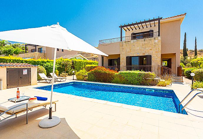 Beautiful villa with private pool, terrace, and garden . - Villa Fortuna . (Galería de imágenes) }}