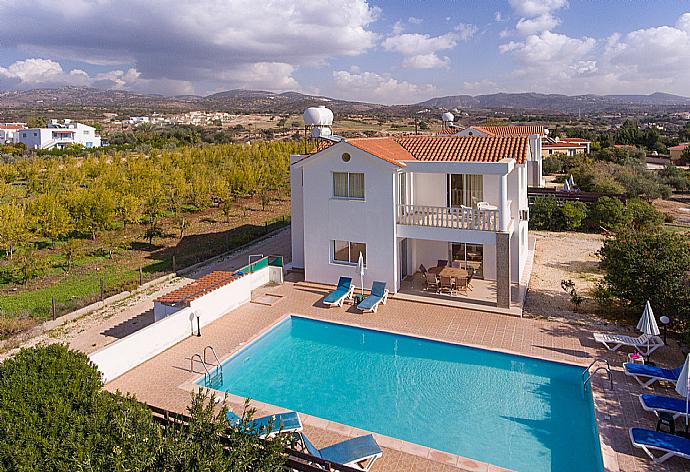 Aerial view of the Villa Regina 1 . - Villa Regina 1 . (Photo Gallery) }}