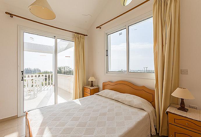 Double bedroom with A/C . - Villa Regina 1 . (Photo Gallery) }}
