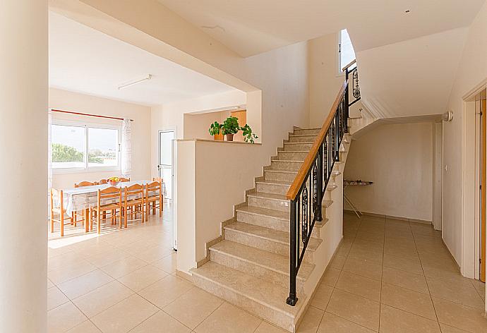 Staircase . - Villa Regina 1 . (Photo Gallery) }}