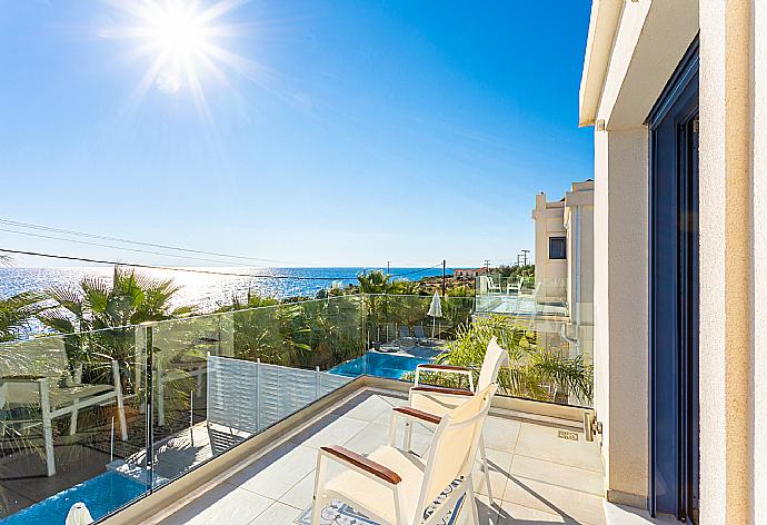 Balcony with sea views . - Villa Starfish . (Photo Gallery) }}