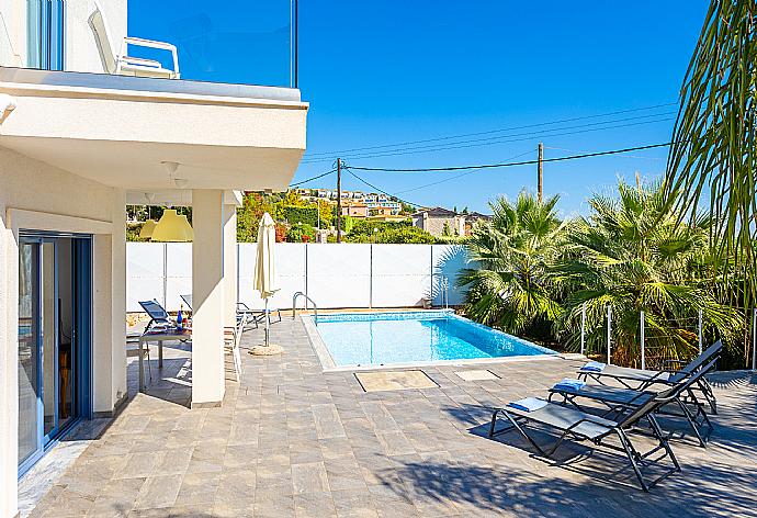 Private pool and terrace . - Villa Seahorse . (Fotogalerie) }}