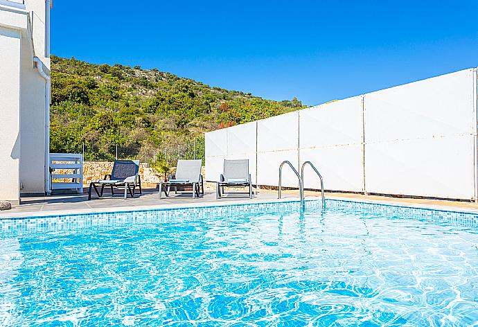 Private pool and terrace . - Villa Seahorse . (Fotogalerie) }}