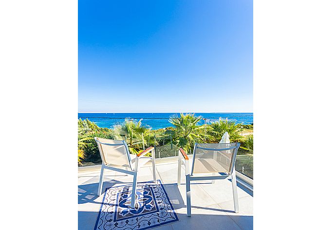 Upper terrace with sea views . - Villa Seashell . (Photo Gallery) }}